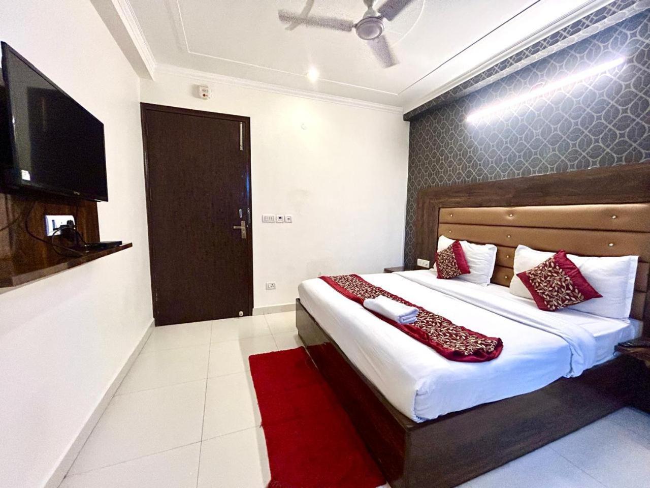 Hotel Ark Avalon- Delhi International Airport Neu-Delhi Exterior foto